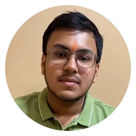 Mukund sharing feedback about his English speaking course at Oxford School of English in Delhi