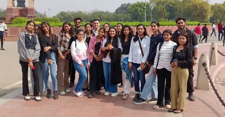 Learning English by outdoor activity