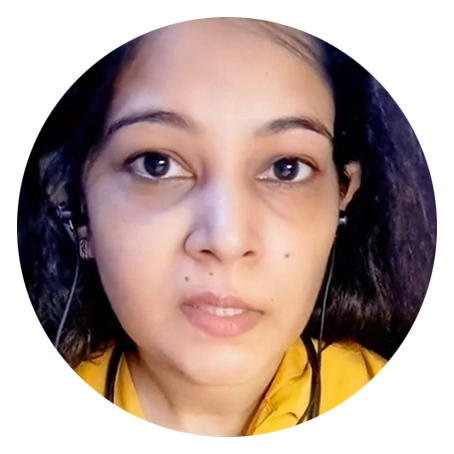 Shweta giving a student review of Oxford’s English coaching in Delhi